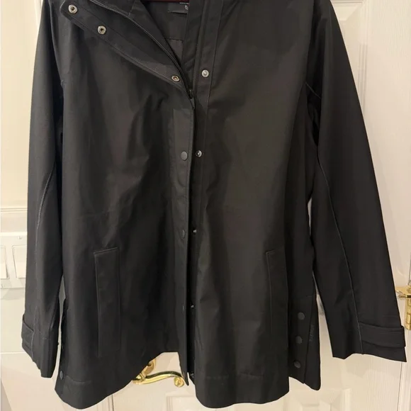 Athleta RainOut Sutro Trench in Black - Picture 7 of 8